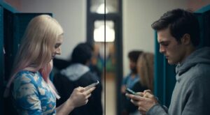 euphoria_texting