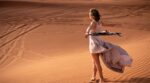 femme_dans_le_sable