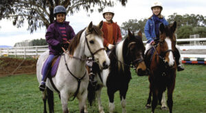 lisa-carole-et-steph-a-cheval.dkqlcb7x